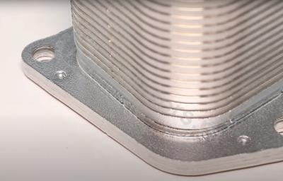 04124263 Масляный радиатор Вид 4 04124263 Масляный радиатор Вид 4