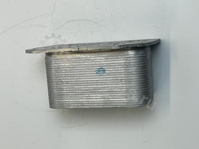 04912107 Радиатор масляный Вид 6 04912107 Радиатор масляный Вид 6